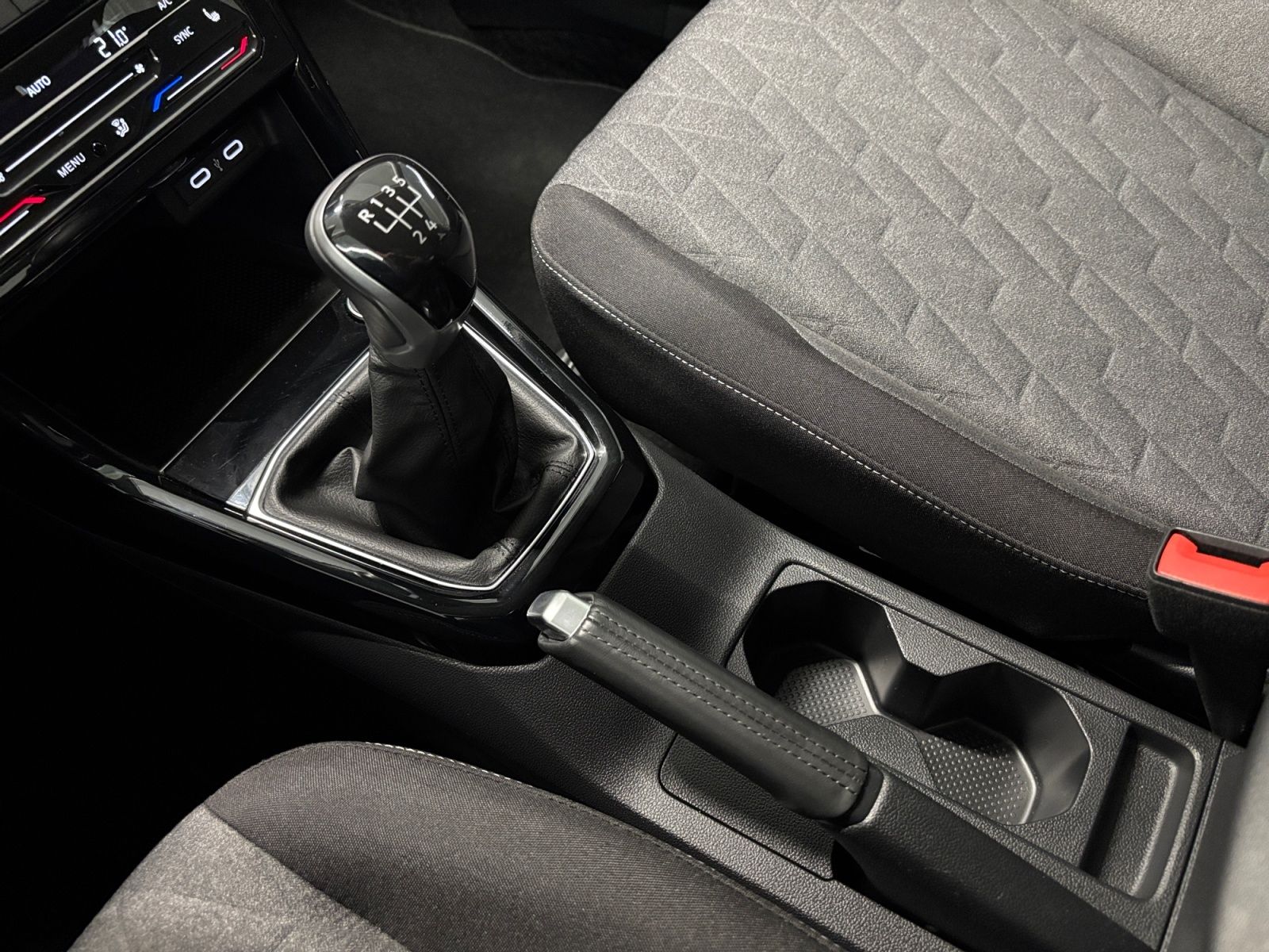 Volkswagen T-Cross - Bild 12