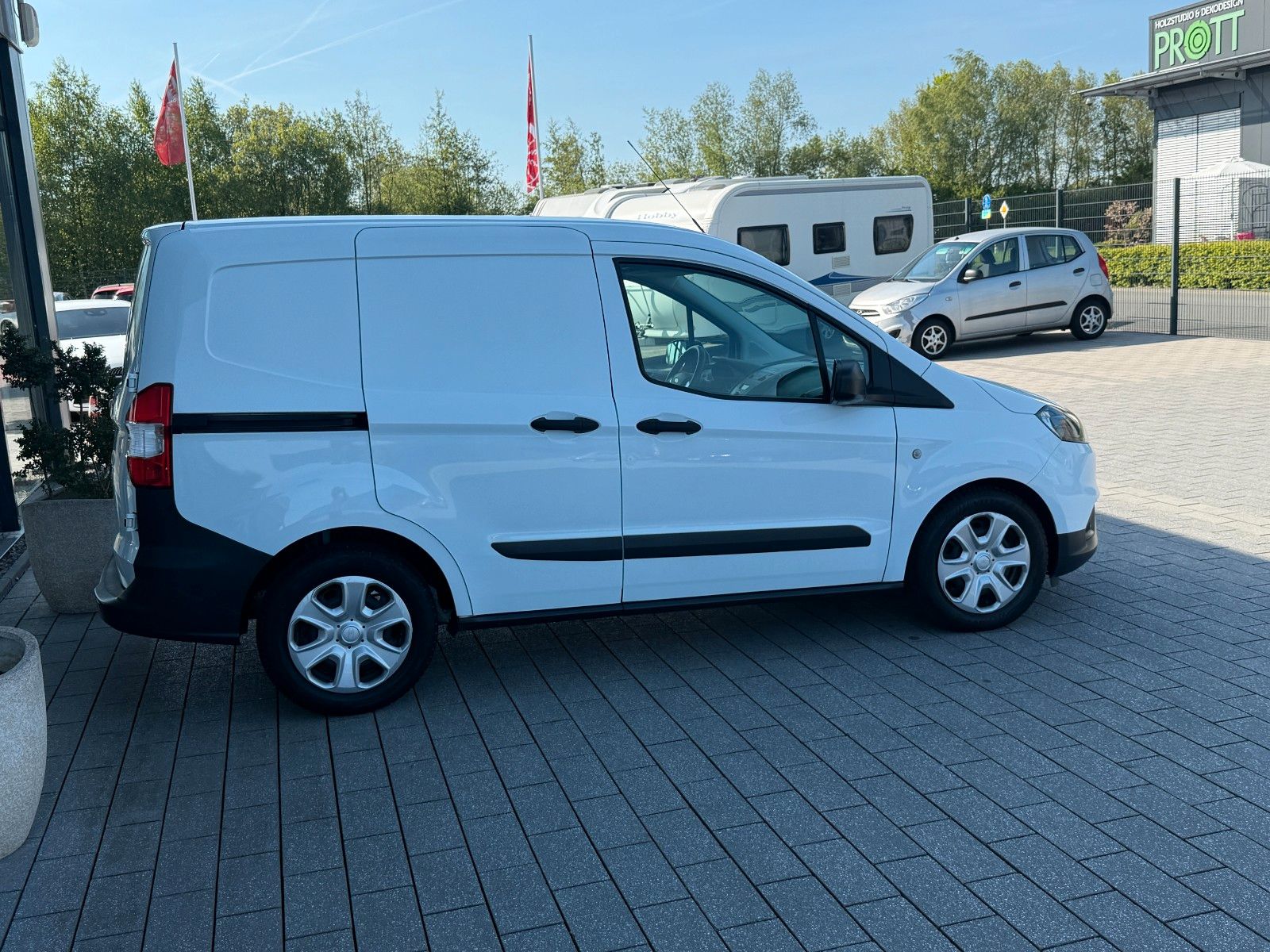 Fahrzeugabbildung Ford Transit Courier Trend