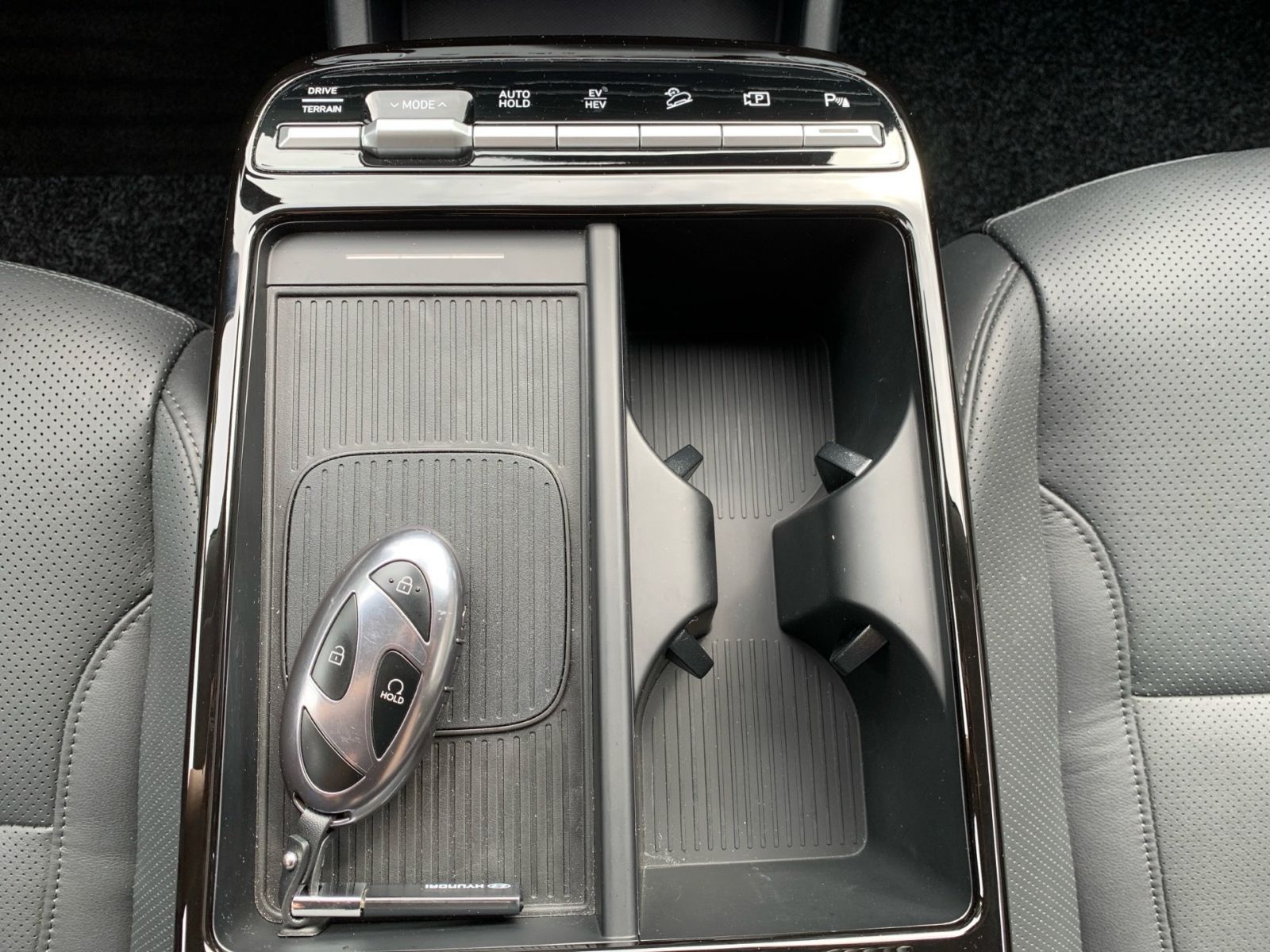 Fahrzeugabbildung Hyundai TUCSON 1.6 T-GDI Prime Plug-In Hybrid 4WD Assist