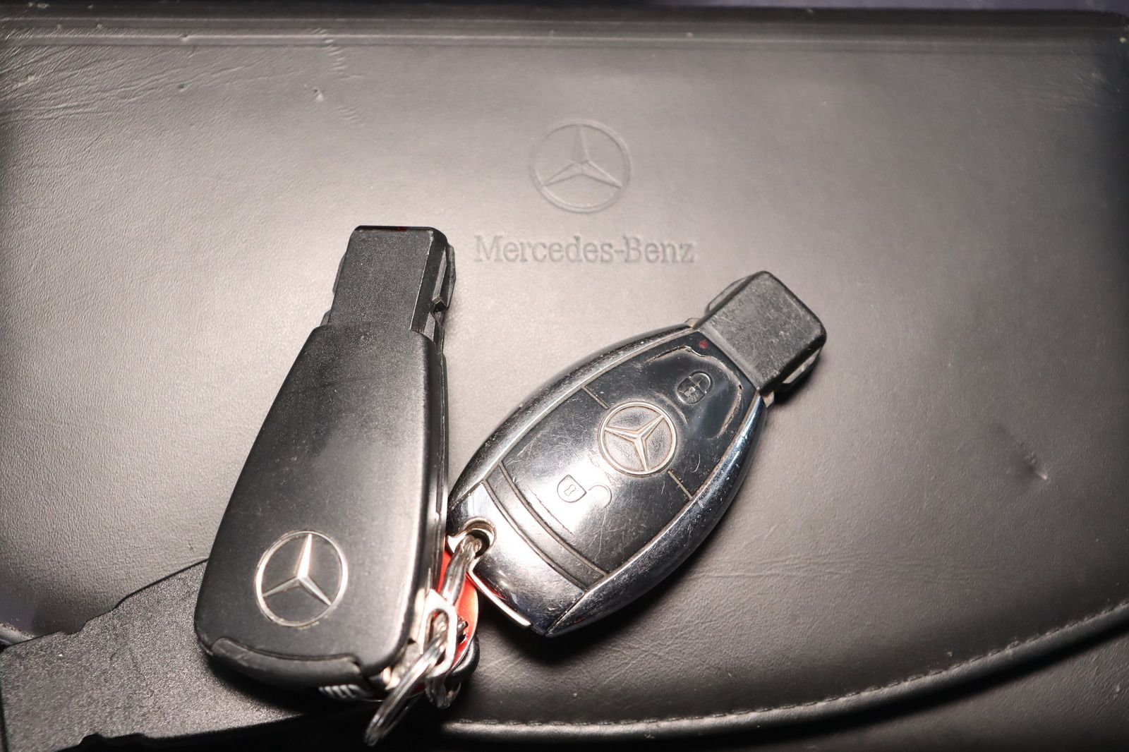 Fahrzeugabbildung Mercedes-Benz E 280 T 4MATIC AVANTGARDE * Xenon * HU/AU 01.27