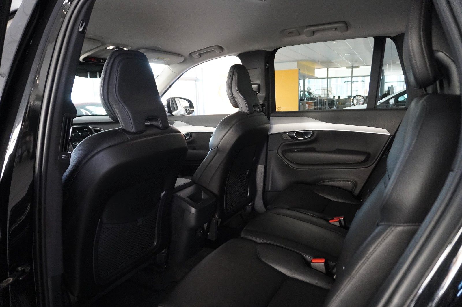 Fahrzeugabbildung Volvo XC 90 B5 D MOMENTUM PRO NAVI/LED/VIRTU/LEDER/AHK