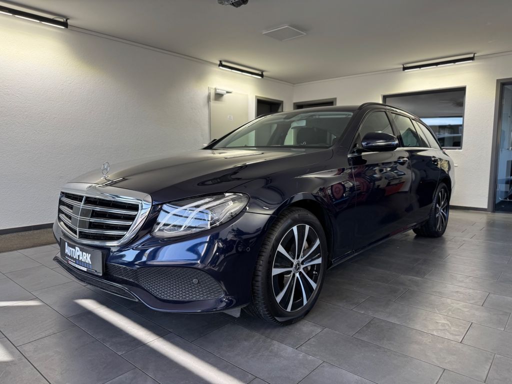 Image of Mercedes-Benz E 300