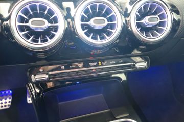 Mercedes-Benz A220 4Matic AMG Line PANO AMBIENTE MULTIBEAM