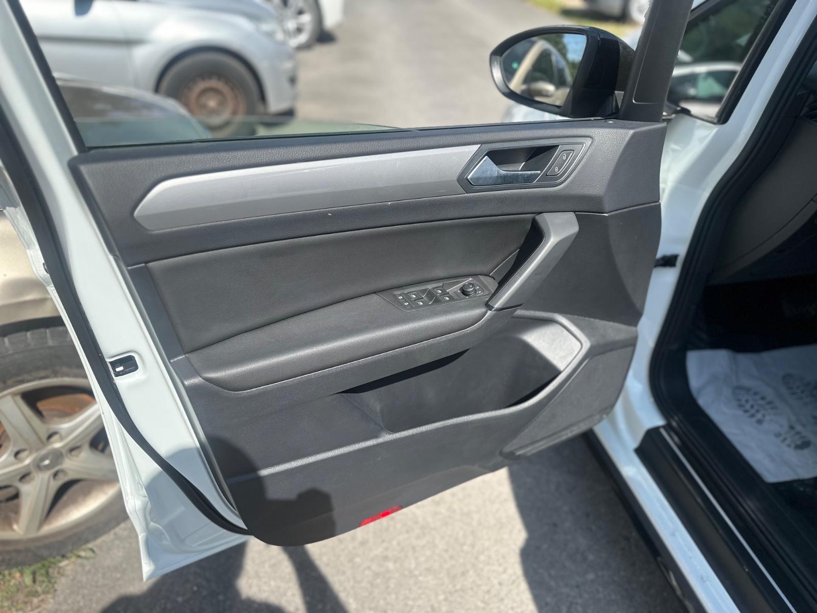 Volkswagen Touran *7Sitze*CAM*, миниатюра 9