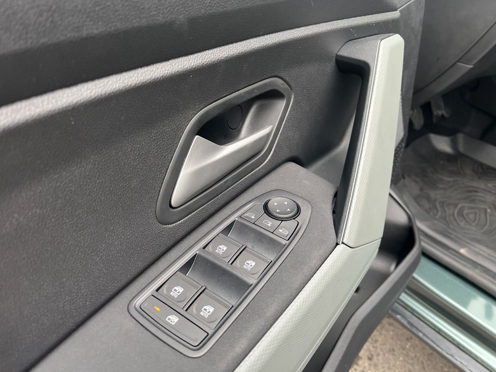 Fahrzeugabbildung Dacia Bigster Mild Hybrid 140 Extreme