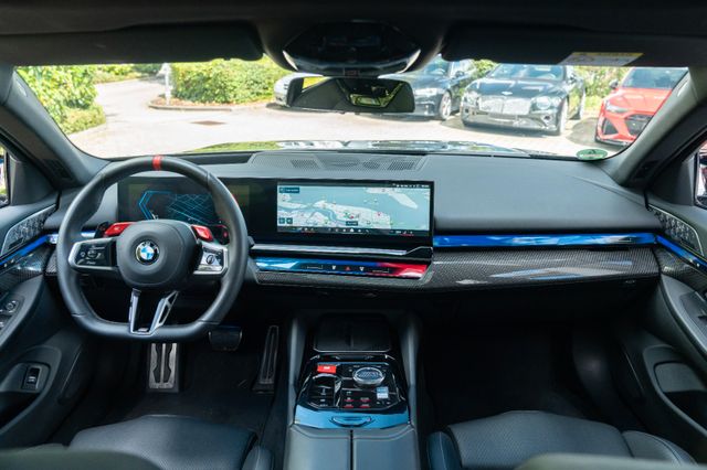 BMW M5 Limousine/ DRIVING PROF. / COMFORT PAKET/ B&W