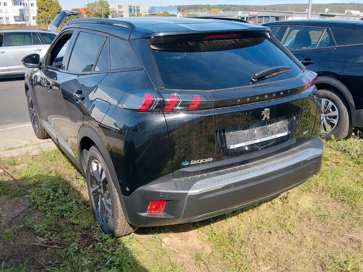 Fahrzeugabbildung Peugeot 2008 e- GT PDC KAMERA NAVI SITZH.