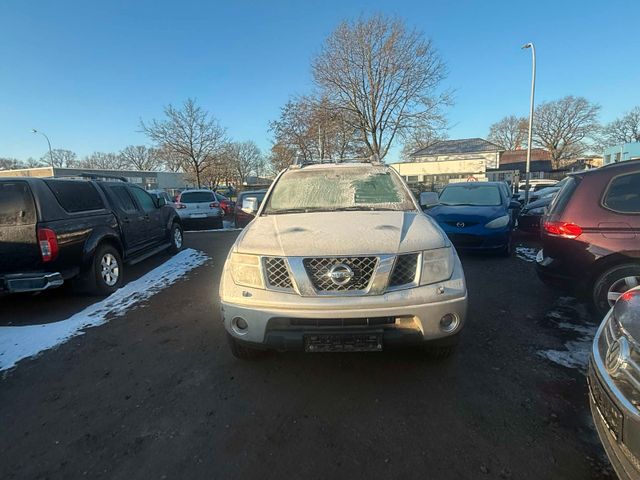 Nissan Navara Pickup Double Cab LE 4X4