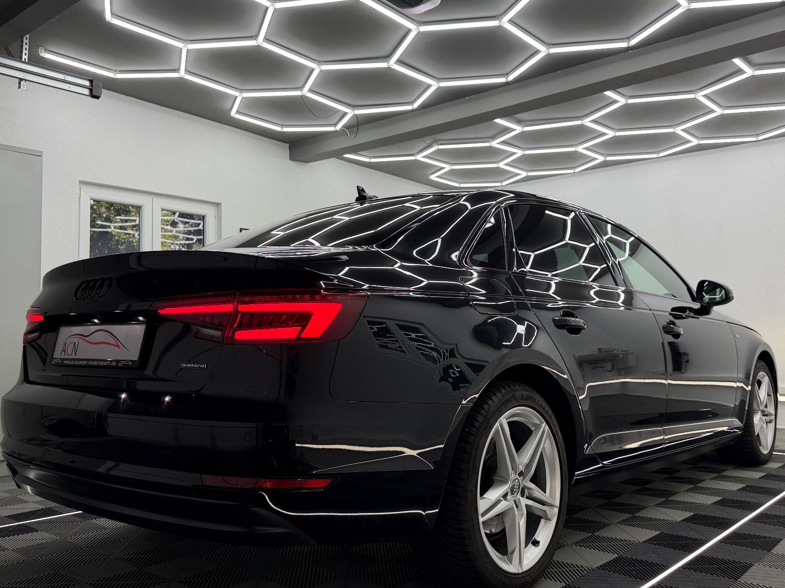 Fahrzeugabbildung Audi A4 3.0 Lim. Quattro S-LINE/DAB/B&O/MATRIX/VRTL