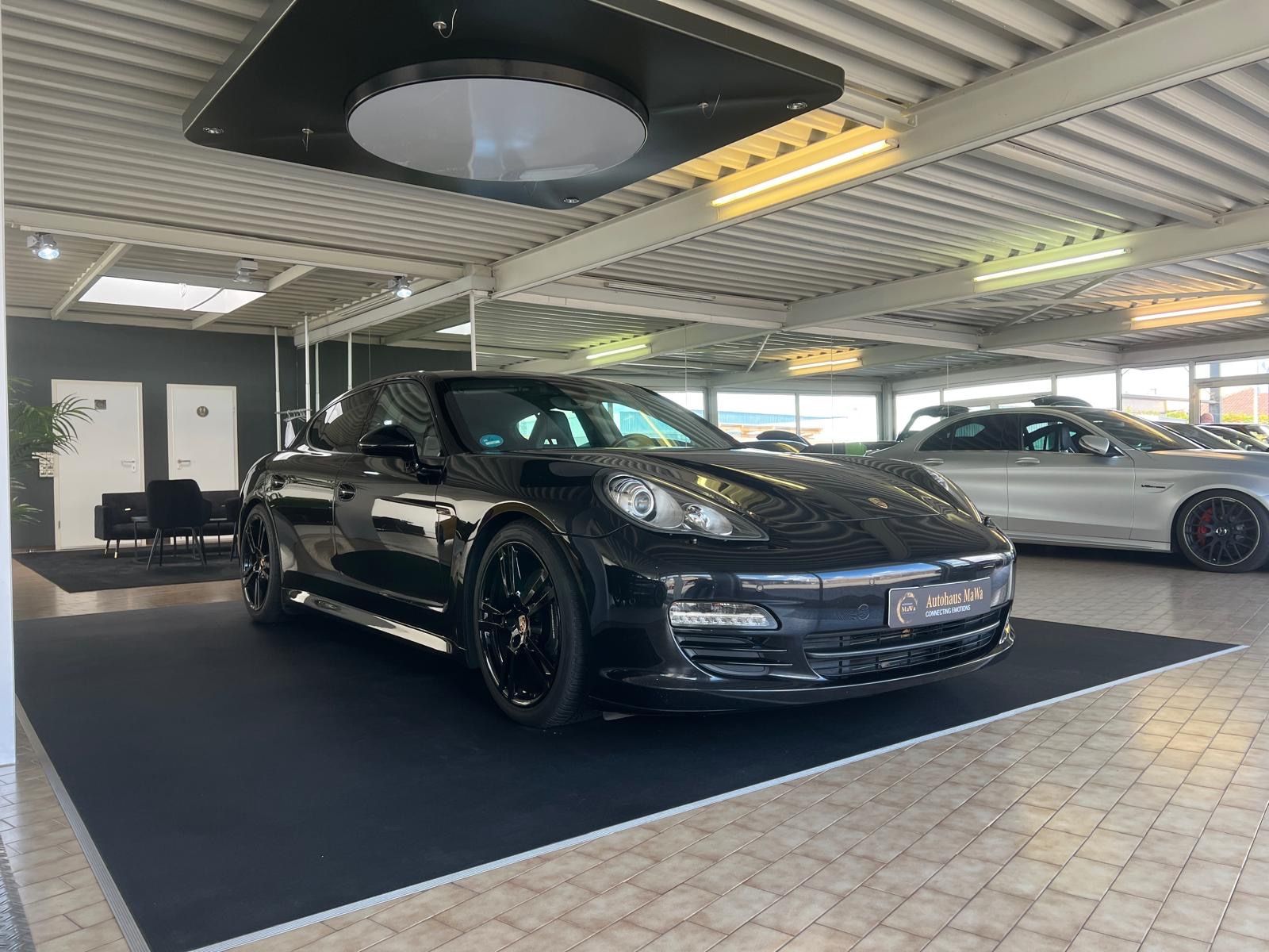 Porsche Panamera 4