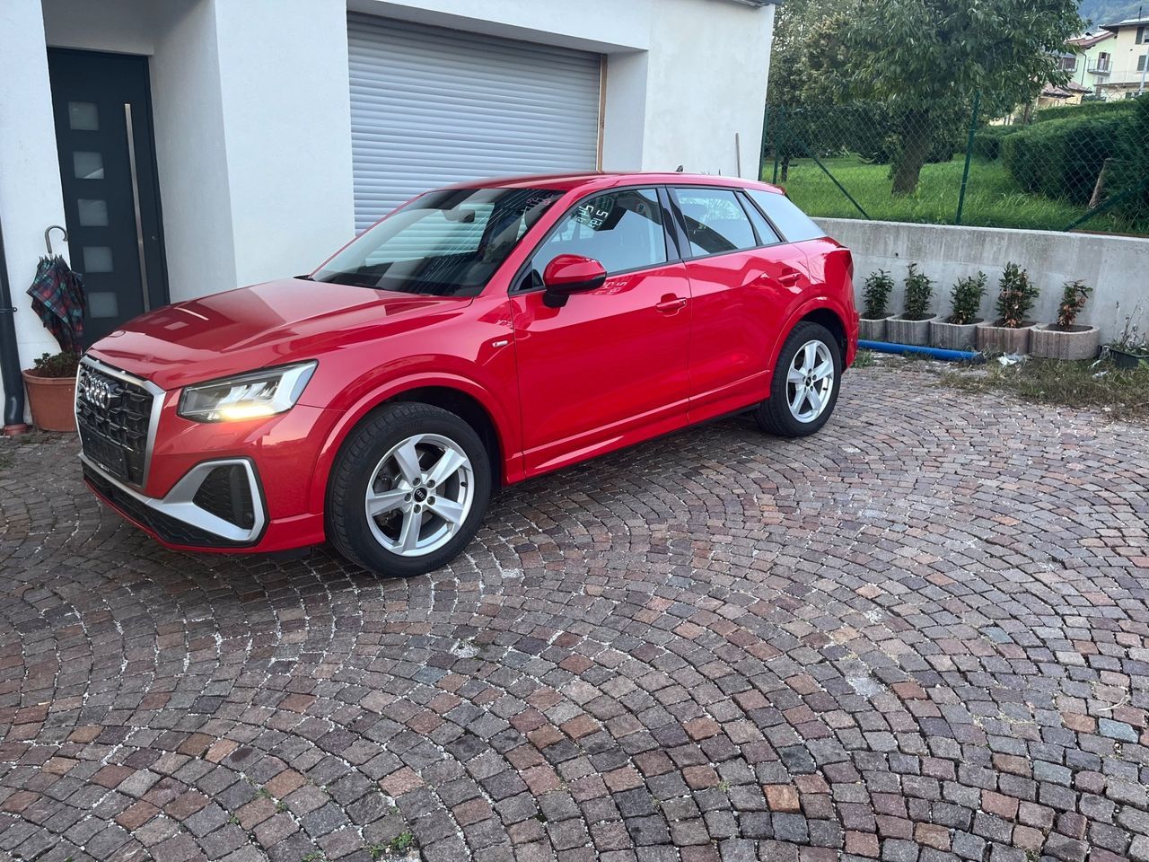 Audi Q2 30 TDI S tronic Business imagem 2