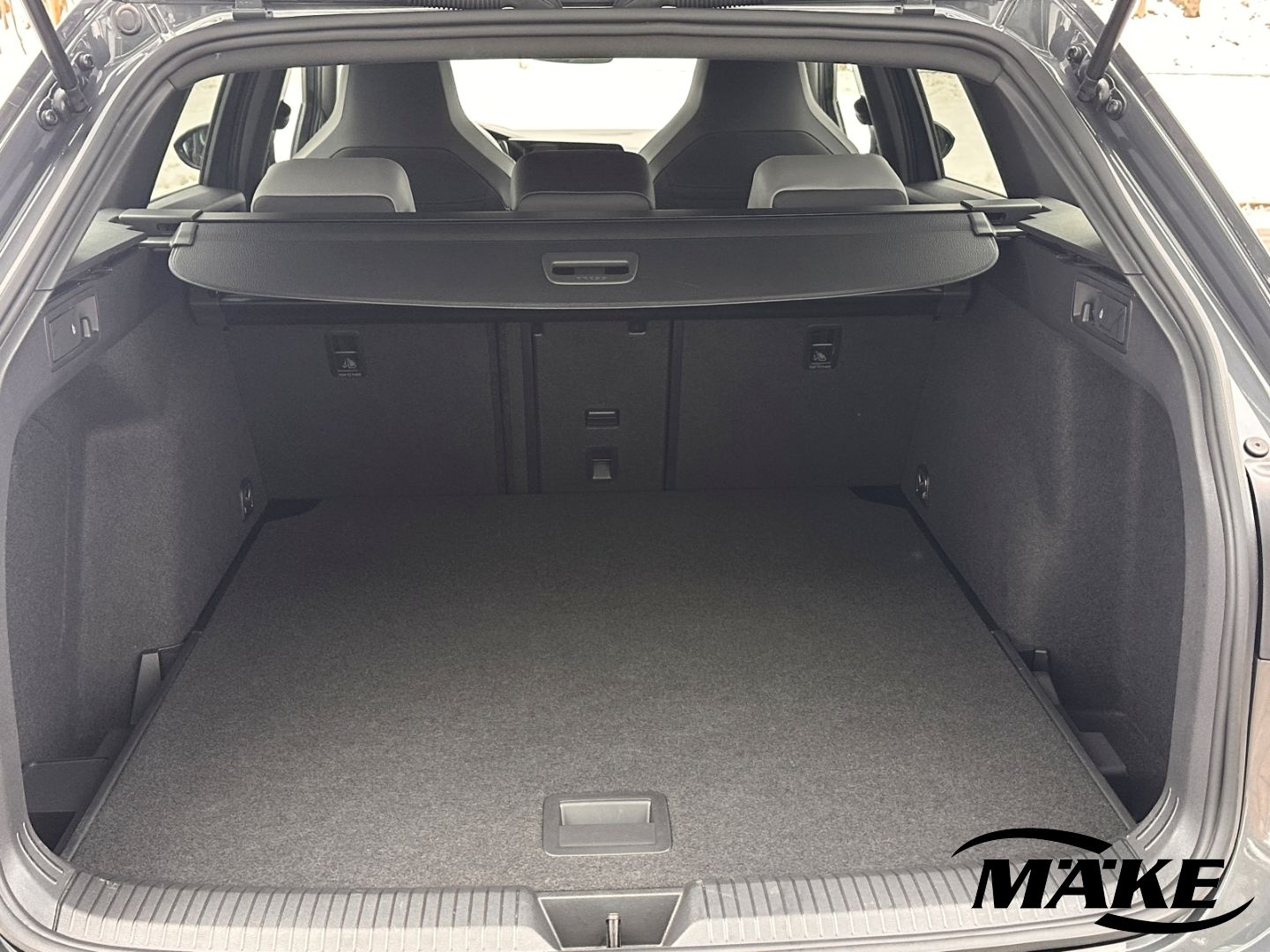 Golf Variant R-Line 2.0 TSI DSG ACC LED AHV NAV 