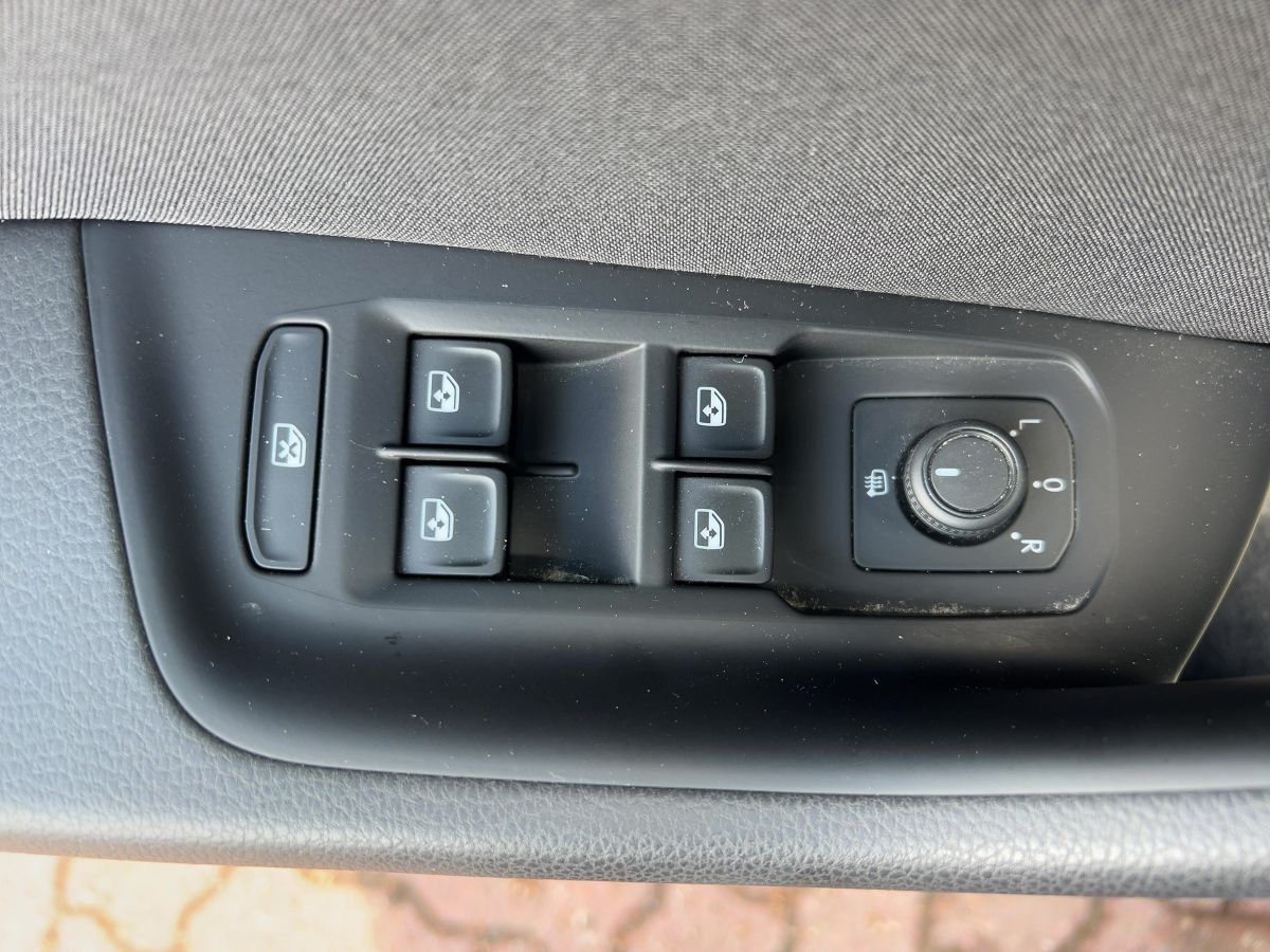 Volkswagen Passat Variant - Bild 18