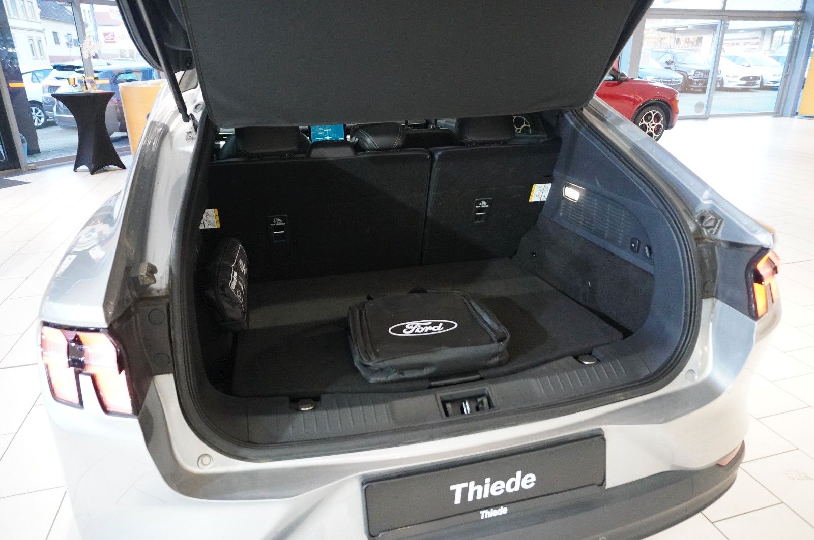 Fahrzeugabbildung Ford Mustang Mach-E NAVI/LED/KAMERA/LEDER/SHZ/DAB+