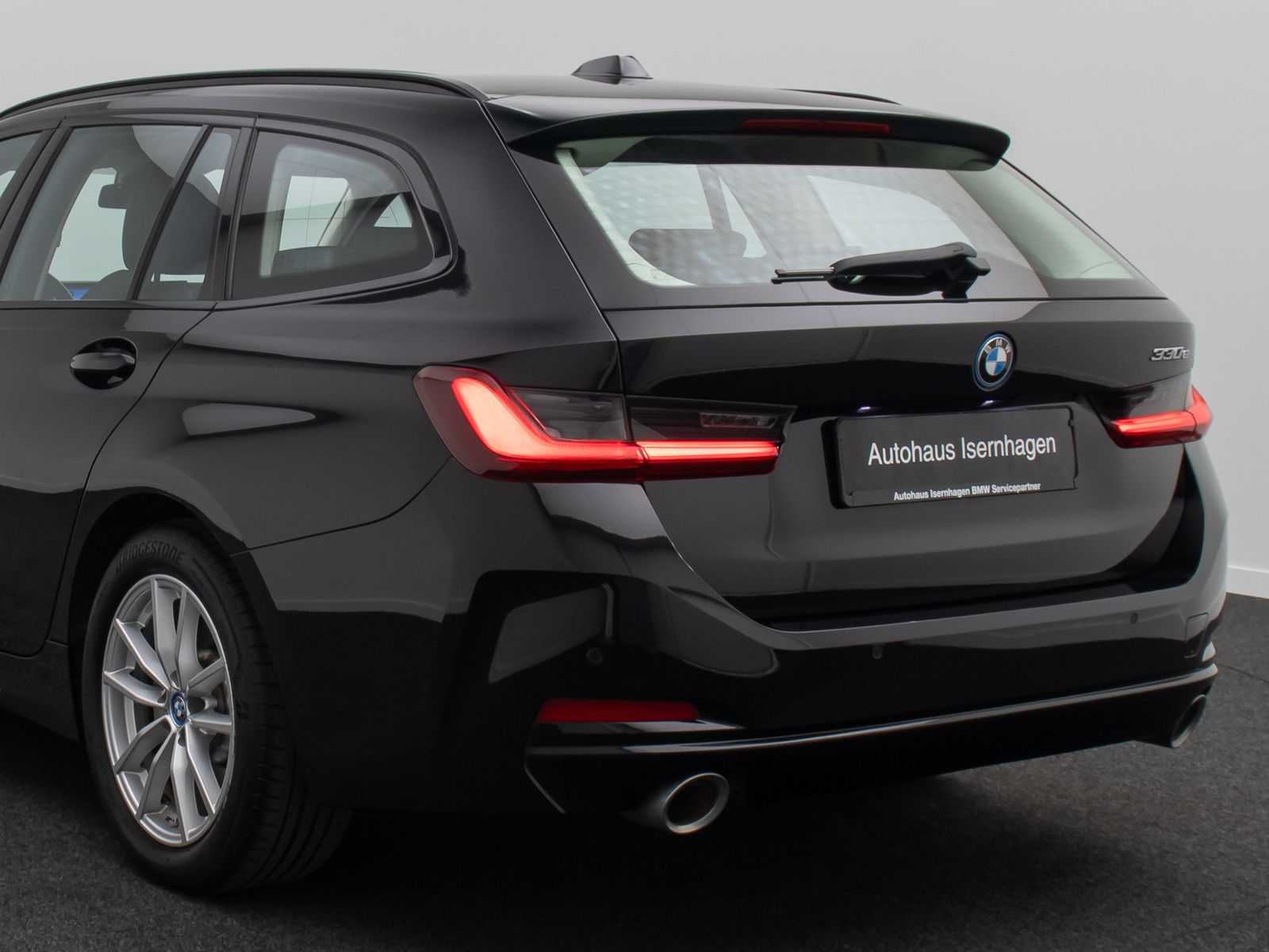 Fahrzeugabbildung BMW 330e DAB Widscreen Geschwindigkeitsreg Sport PDC