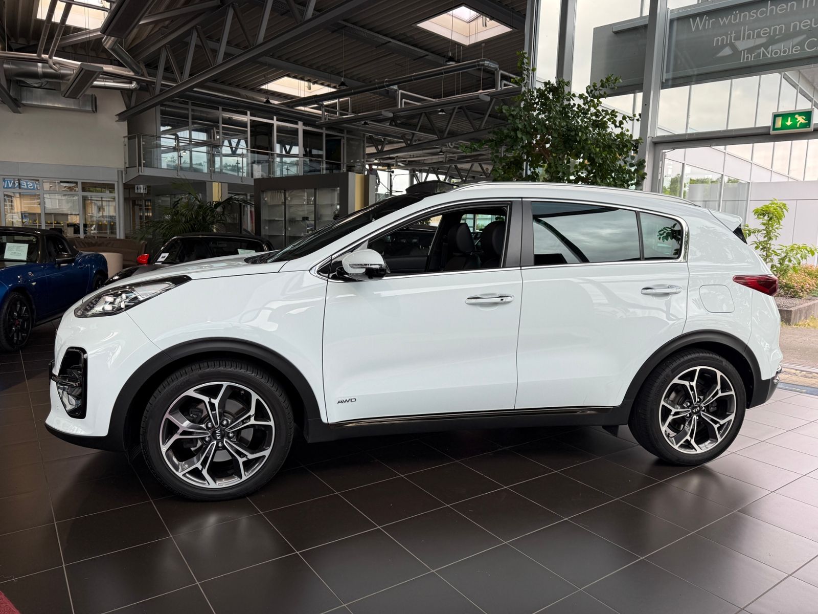 Fahrzeugabbildung Kia Sportage GT-Line 4WD PANO LED LEDER 19"