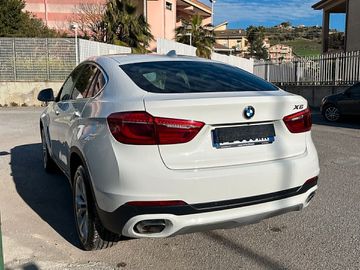 BMW X6 - 11