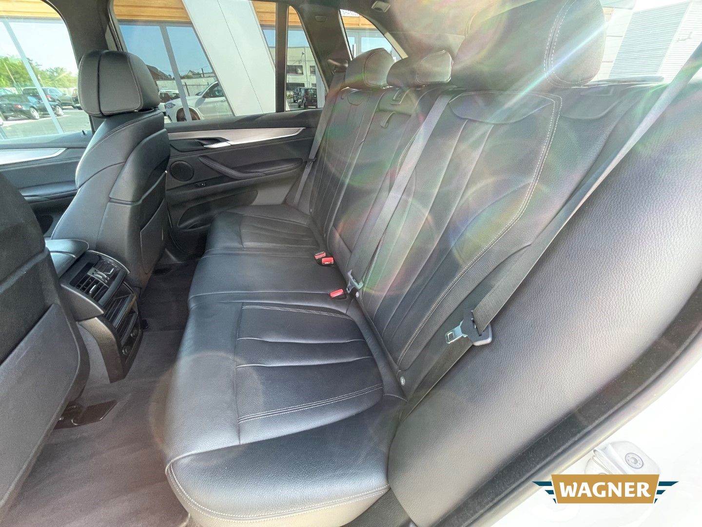 Fahrzeugabbildung BMW X5 xDrive 30 d M-Sport Standheizung Keyless