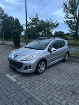 Peugeot 207 SW Premium 120 VTi Automatik  Pano.  Tüv NEU - Peugeot 207: Automatik, SW