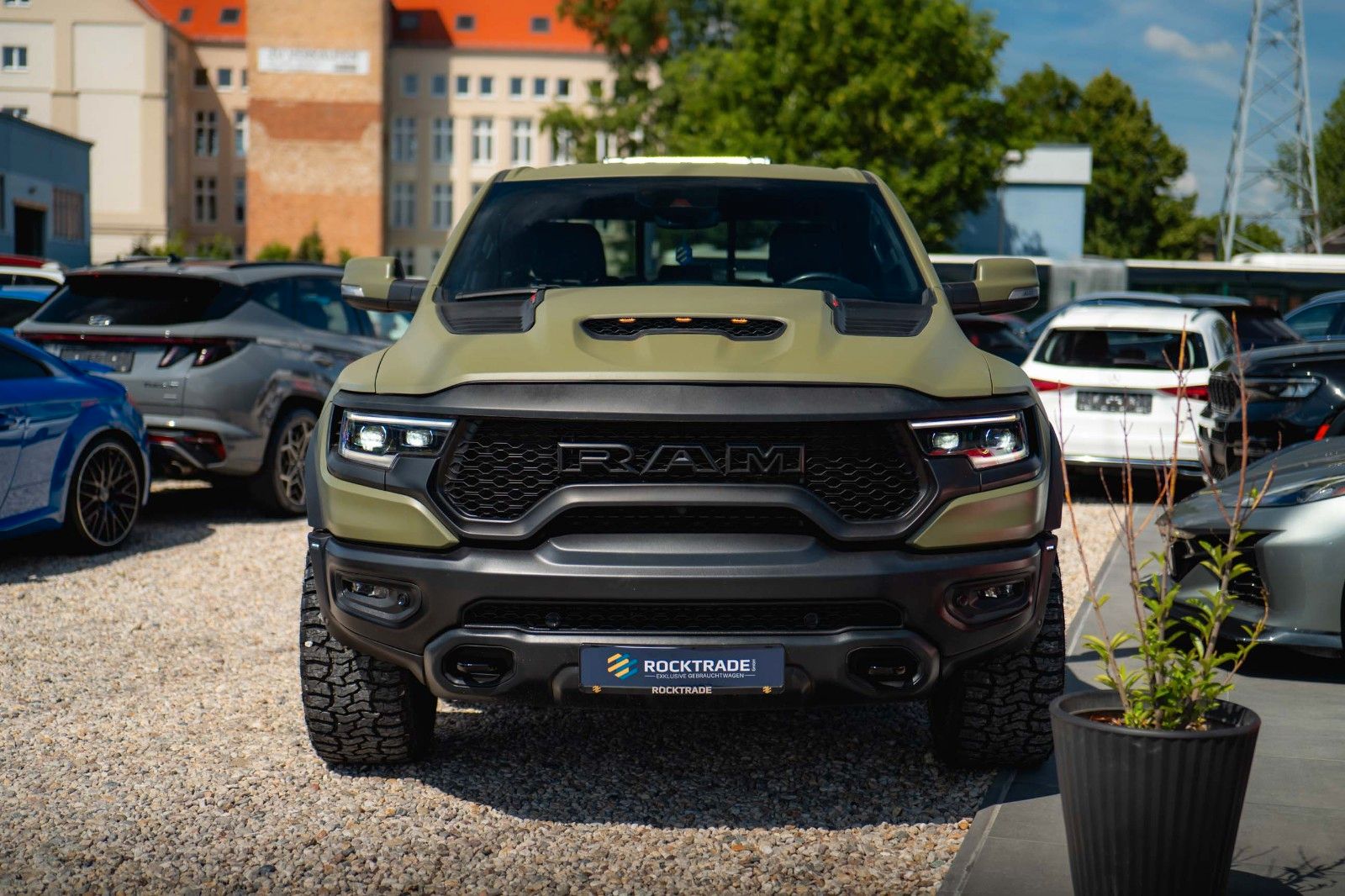 Fahrzeugabbildung Dodge RAM 5.7 V8 HEMI 4x4 LARAMIE OFFROAD TRX Styling