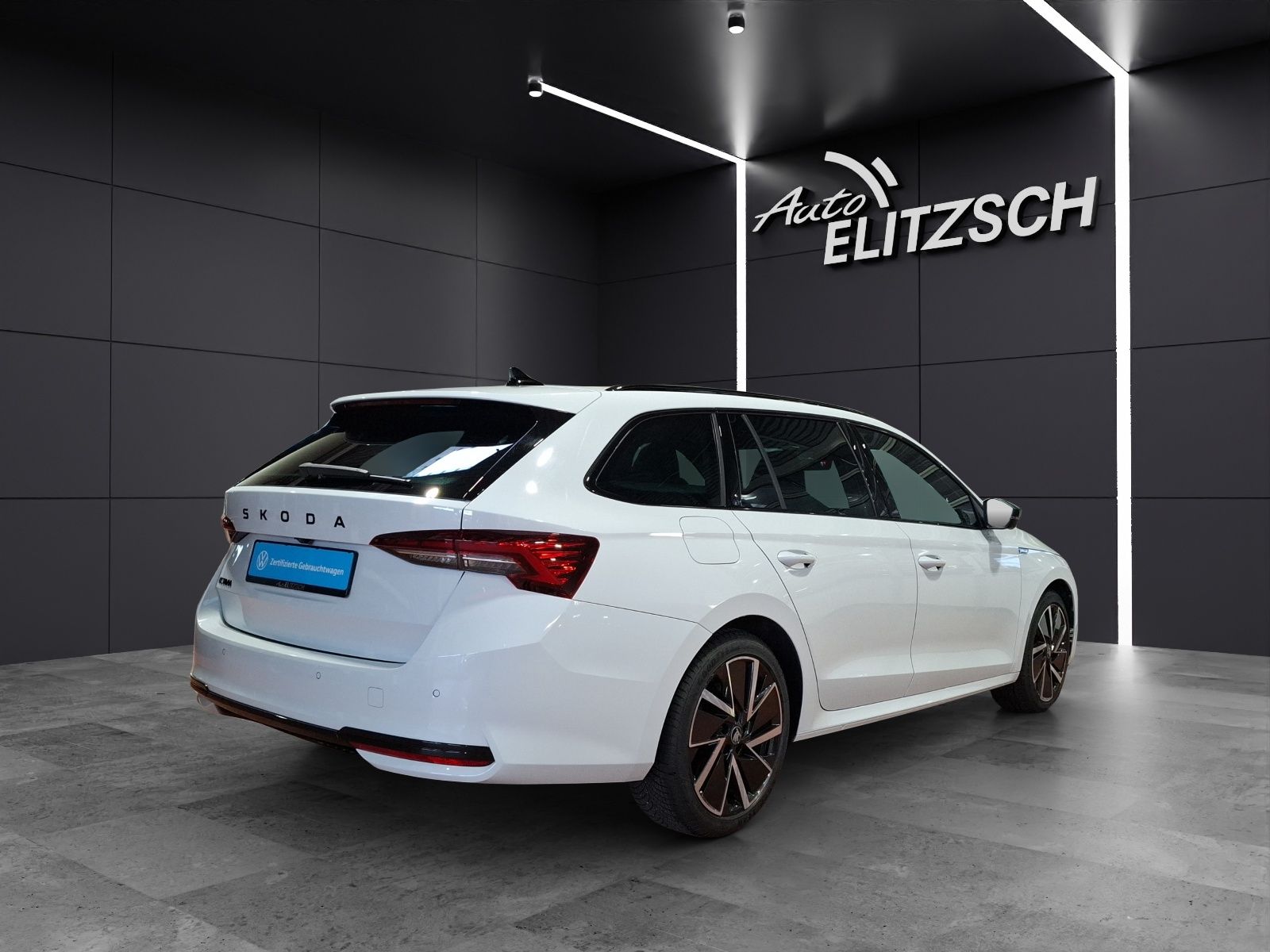 Fahrzeugabbildung SKODA Octavia Combi TDI Sportline DSG Matrix Navi HUD