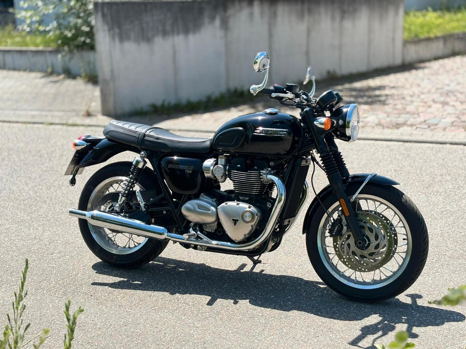 Triumph Bonneville T120 *Neuzustand 1.Hand Inspektion*