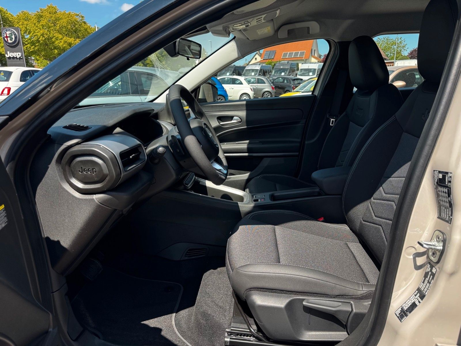 Fahrzeugabbildung Jeep Avenger 1.2 Automatik Altitude Navi Kamera Sitzh