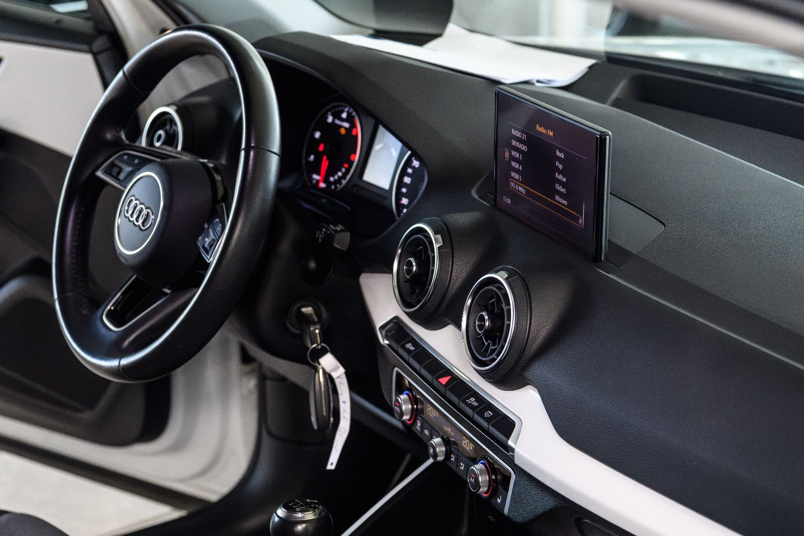 Fahrzeugabbildung Audi Q2 sport 1.6 TDI +LED +Bluetooth