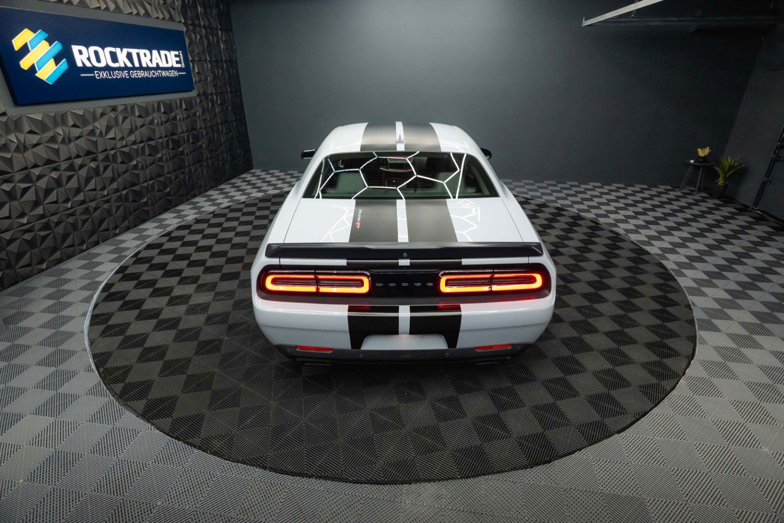 Fahrzeugabbildung Dodge Challenger 5.7 V8 R/T SRT Performance 6-Gang 19%