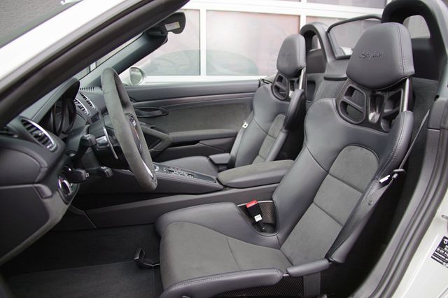 Porsche 718 Spyder*KREIDE,Vollschale,Appro.0226,U-Frei*