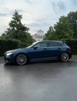Mercedes-Benz A 35 AMG Edition 1 - blaue Mercedes-Benz A 35 AMG