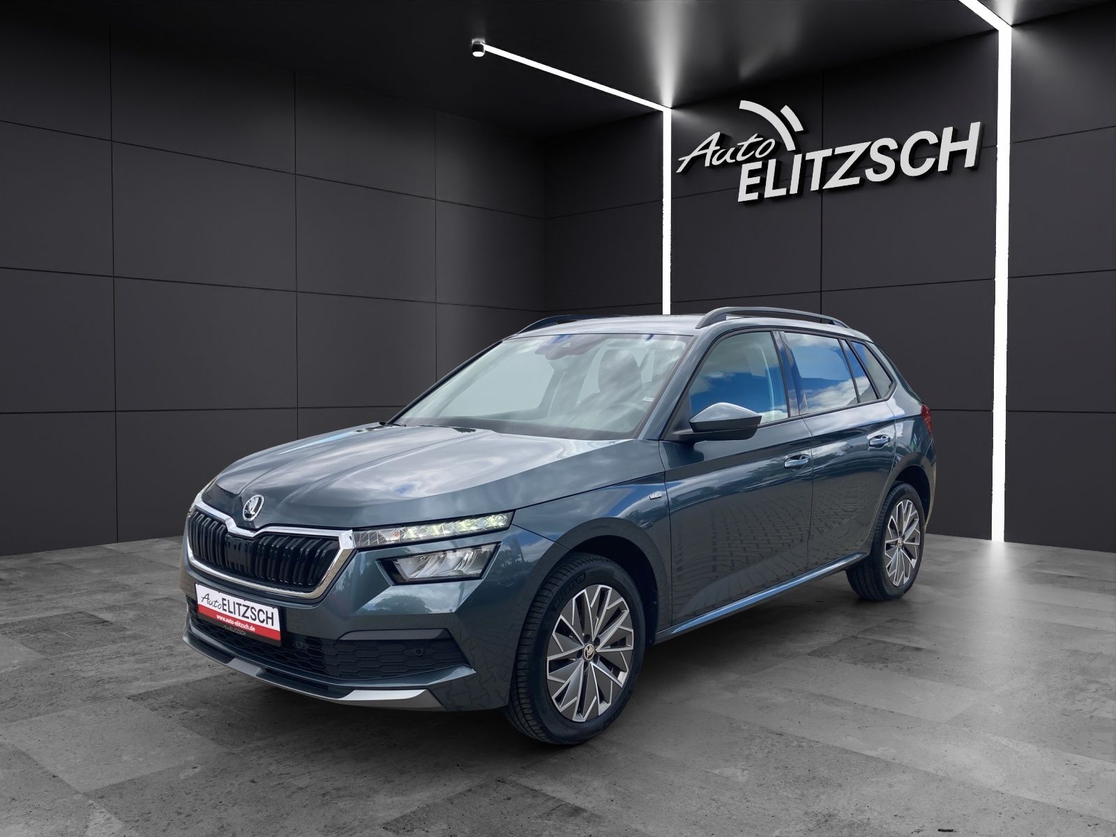 Fahrzeugabbildung SKODA Kamiq TSI Clever LED AHK Navi AID PDC SH