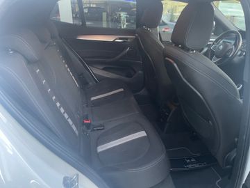Fahrzeugabbildung BMW X2 Baureihe X2 sDrive 18d Automatik Advantage