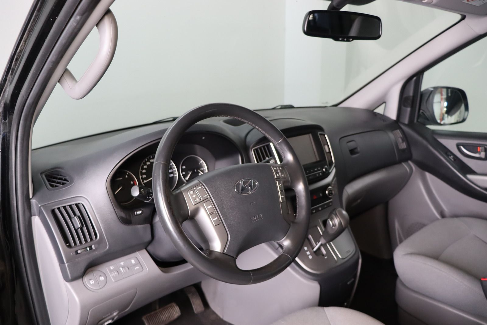 Fahrzeugabbildung Hyundai H1 Travel Trend * Navi * DAB * 8-Sitzer