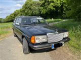 Mercedes-Benz 250 T S123 7 Sitzer