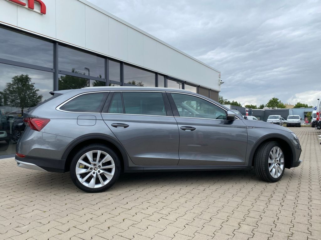 Fahrzeugabbildung SKODA Octavia Combi 2.0 TDI DSG 4x4 Scout