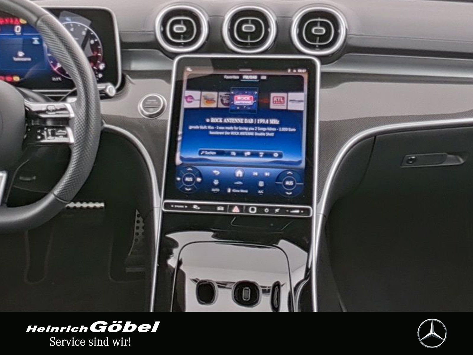 Fahrzeugabbildung Mercedes-Benz C 200 T AMG+AHK+TOTWINKEL+LED+KAMERA+CARPLAY
