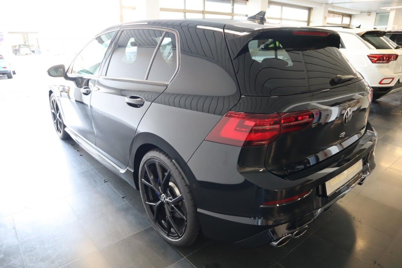 Volkswagen Golf VIII R 2,0 TSI DSG 4Motion LED DCC RearVie foto 5