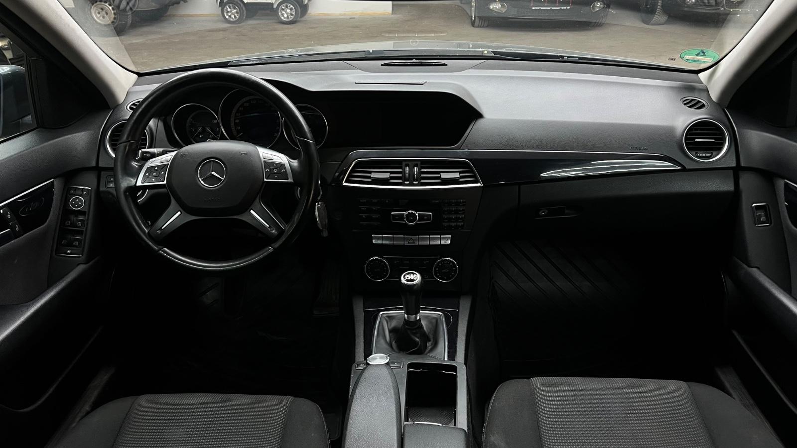 Mercedes-Benz C200 2013 — фото 13