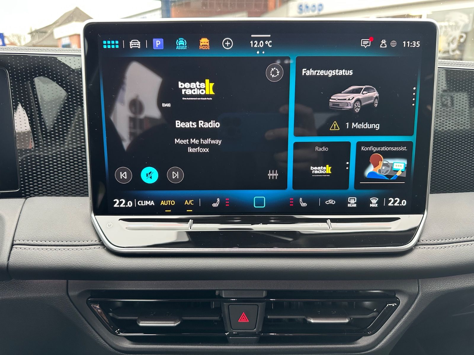 Fahrzeugabbildung Volkswagen Tiguan 1.5 eTSI Life DSG ACC/LED/Einparkh/Shzg
