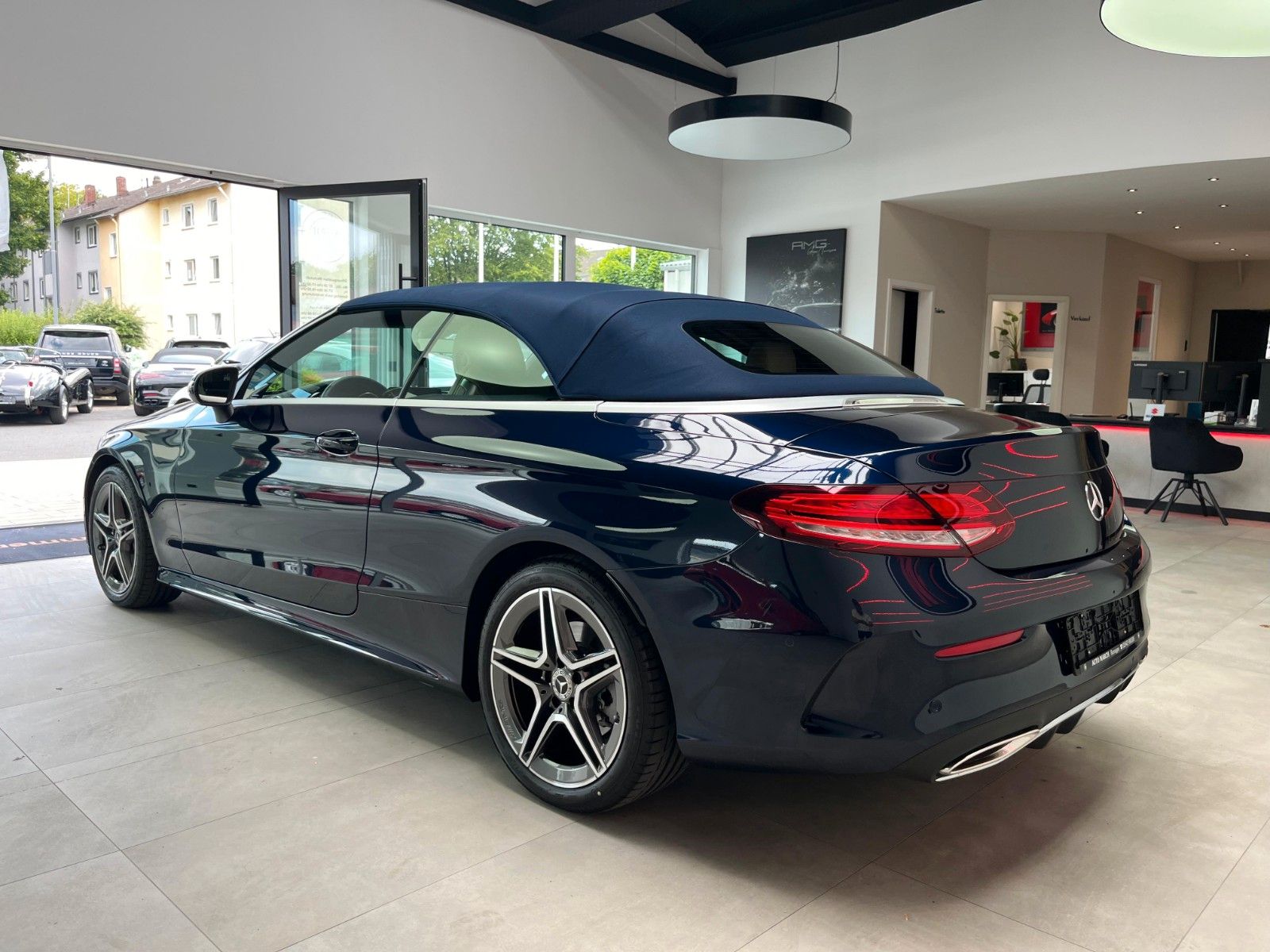 Fahrzeugabbildung Mercedes-Benz C 200 Cabrio AMG-Line*Airscarf*Park-Paket*