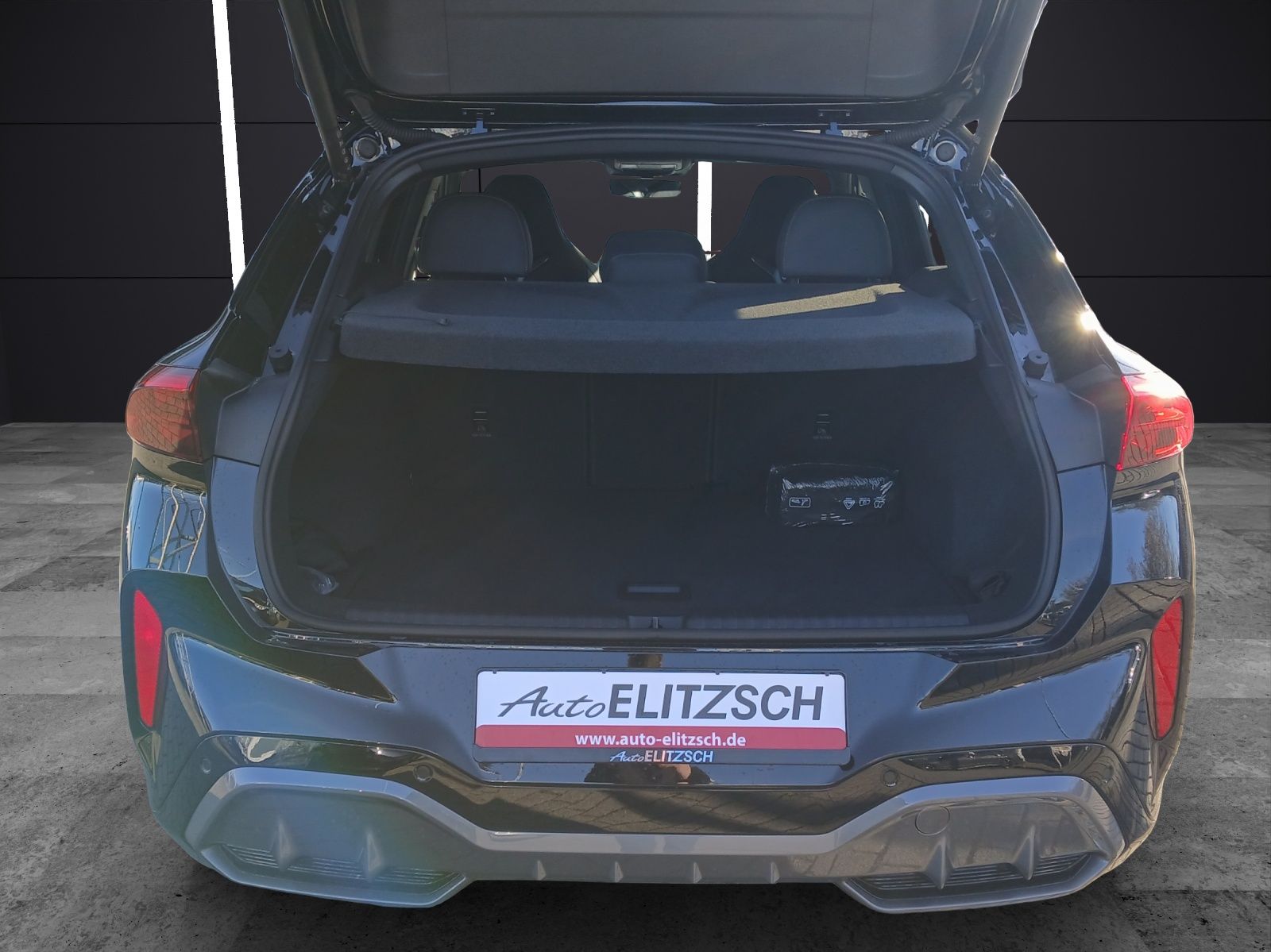 Fahrzeugabbildung CUPRA Terramar 4Drive VZ TSI DSG Matrix ACC SH LRHzg H