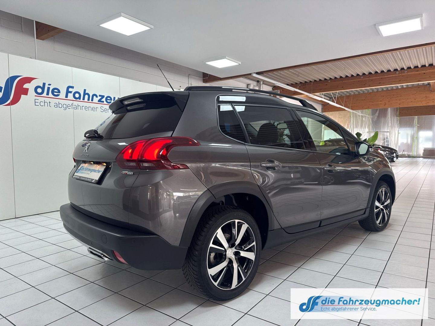 Fahrzeugabbildung Peugeot 2008 GT-LINE Allure Panorama Navi Leder ACC 2-Zo