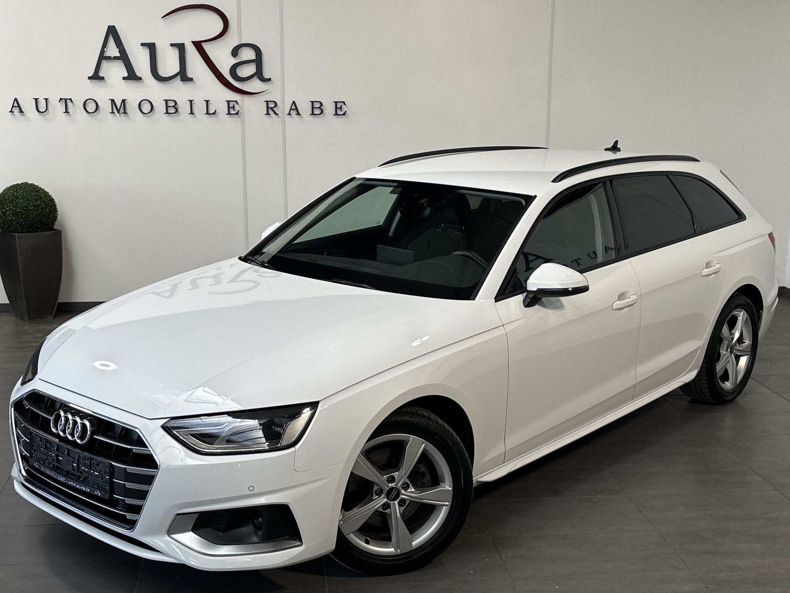 Fahrzeugabbildung Audi A4 Avant 35 TDI Advanced NAV+LED+VCOCKPIT+AHK+PP