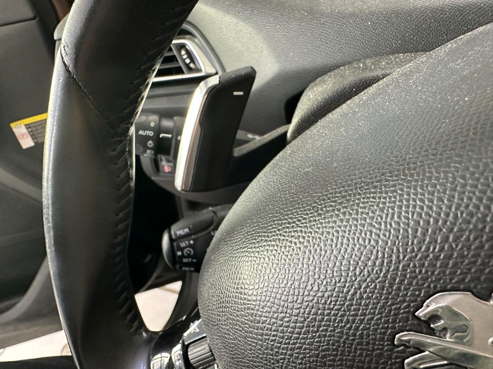 Fahrzeugabbildung Peugeot 308 SW Allure 1.5D NAVI/LED/PDC/ALU/R´CAM