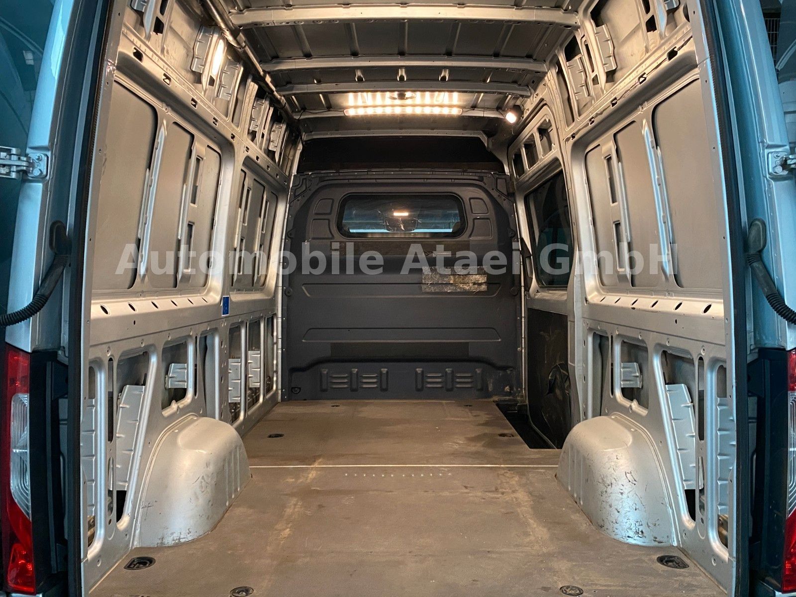 Fahrzeugabbildung Mercedes-Benz Sprinter 319 Automatik TOP ZUSTAND+ACC+LED(3714)