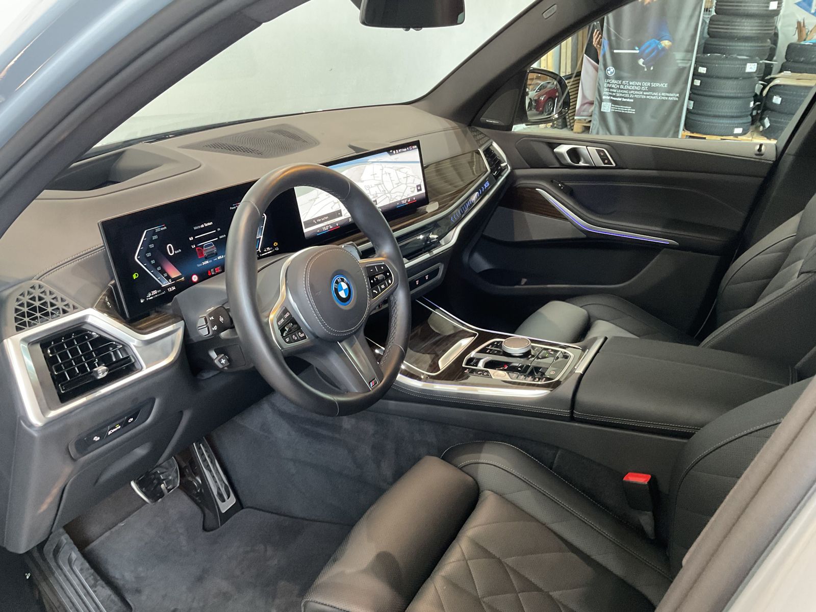 Fahrzeugeinzelansicht 10 Fahrzeugabbildung BMW X5 xDrive50e |Aktivlenkung |2-Achs-Luftfederung