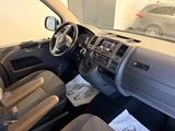 Volkswagen T5 2.0 TDI COMF.*AUT*SITZH*TEMP*PDC*BT*NAVI*2X S - VW T5 Caravelle Gebrauchtwagen