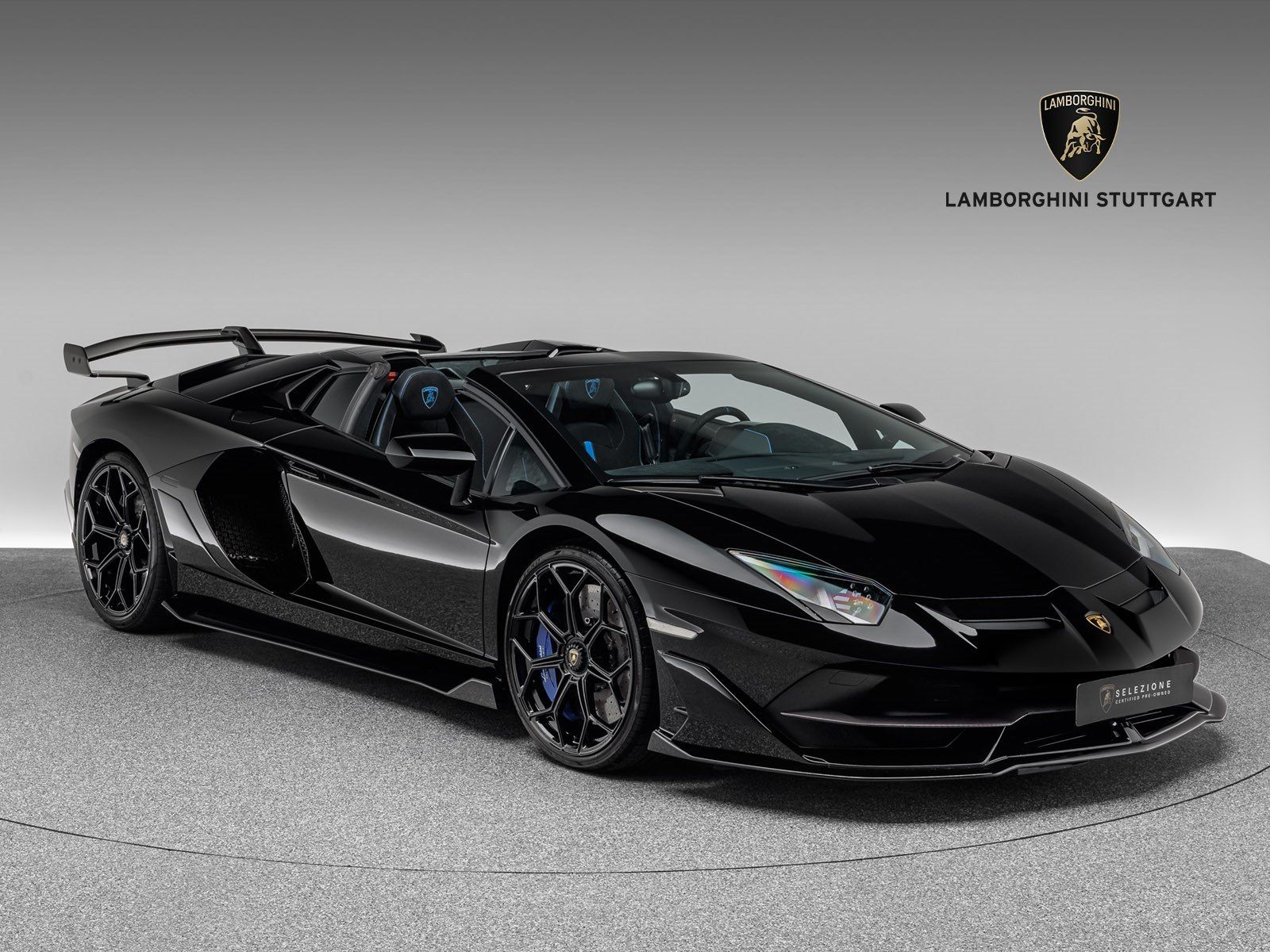 LAMBORGHINI Aventador