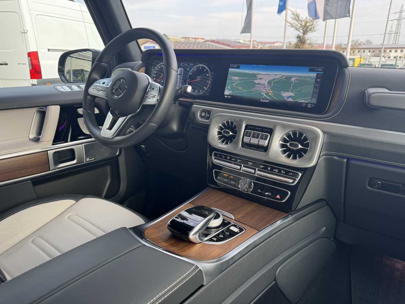 Fahrzeugabbildung Mercedes-Benz G 500 PROFESSIONAL+DACH+BURM3D+AHK +StHz+360°+Sp